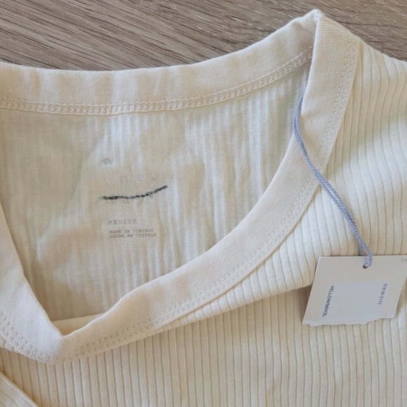 Lot of 3 shirts from target - Picture 7 of 7